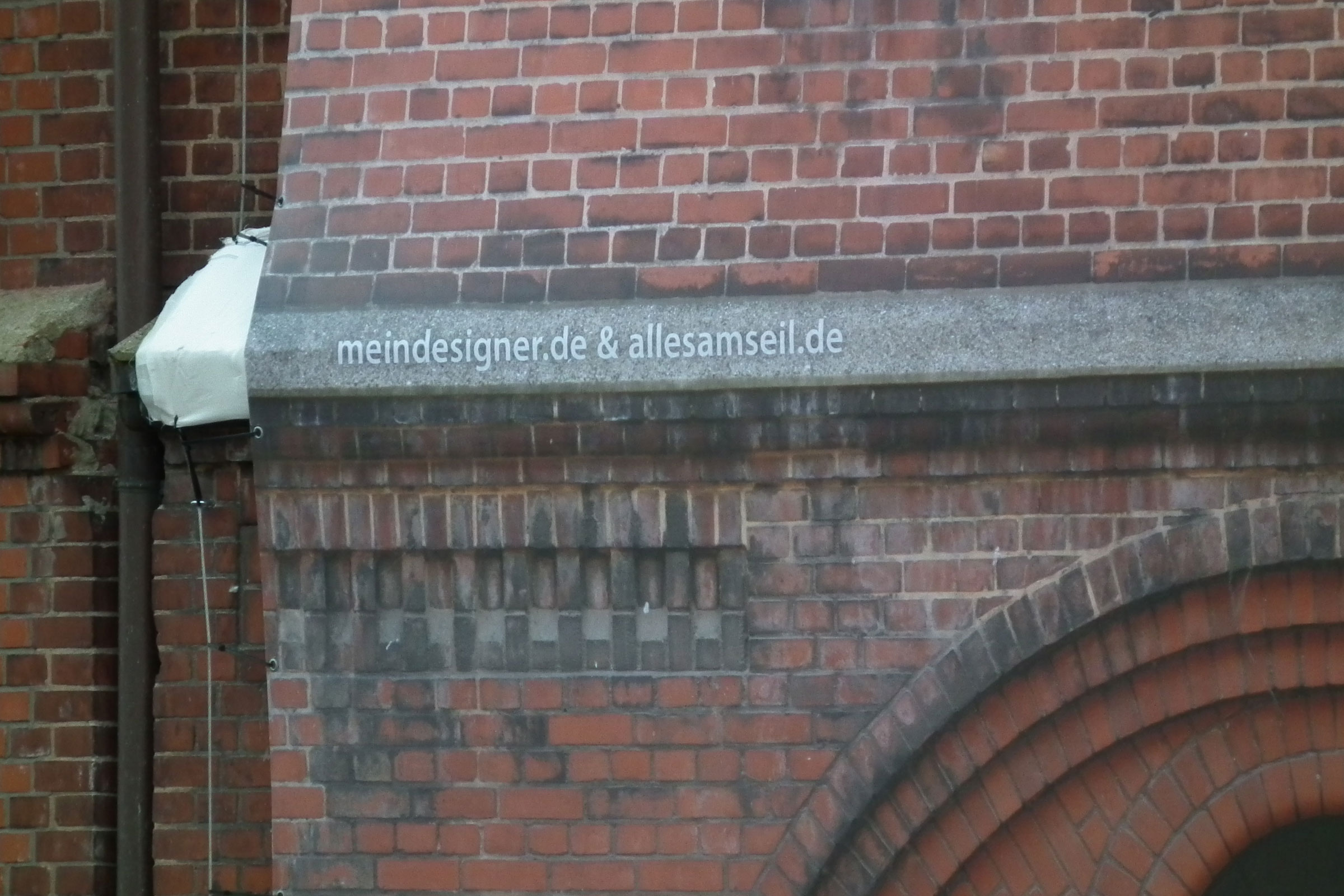 Fassadenbanner Speicherstadt Block X, Wasserseite